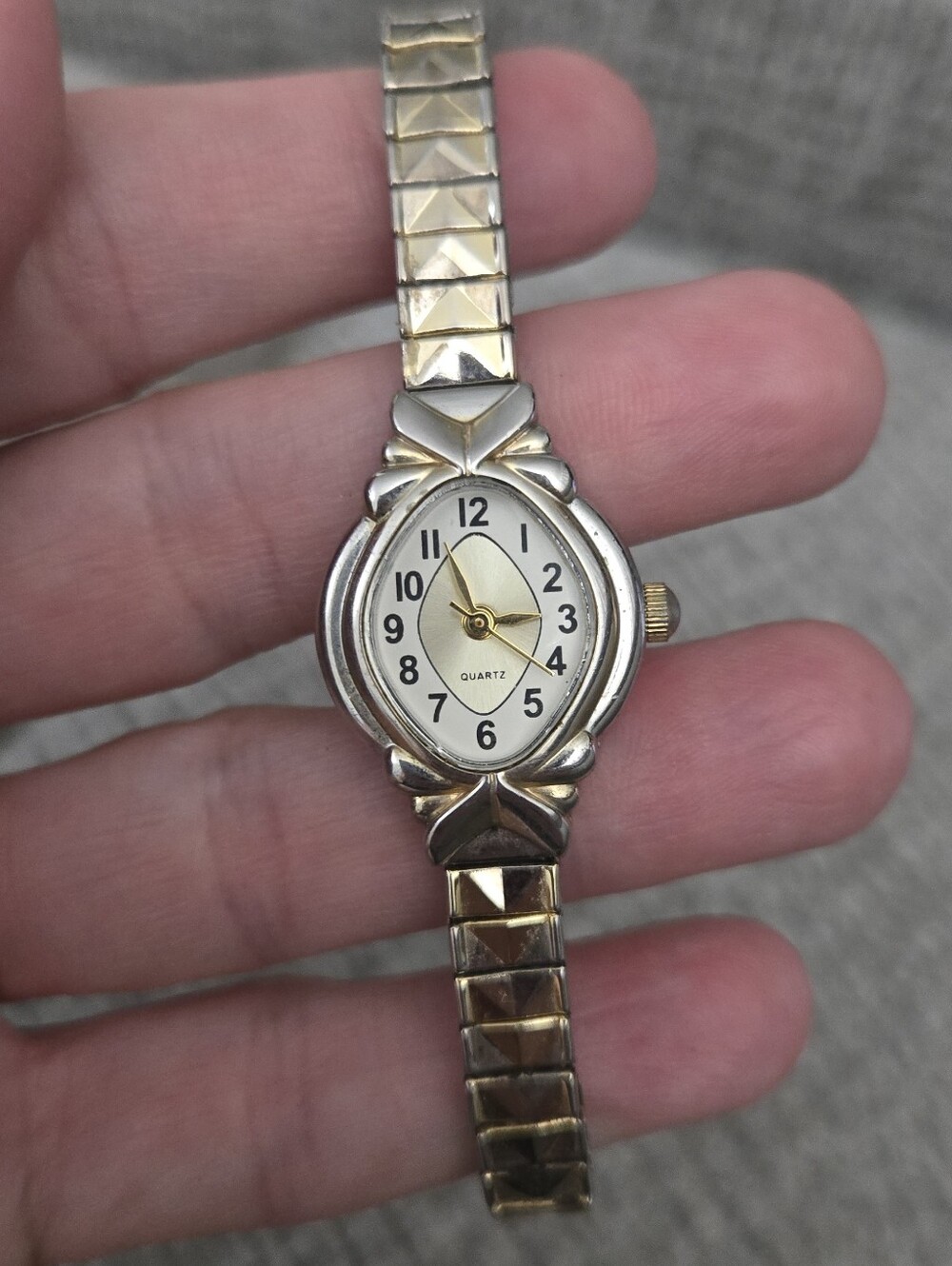 Advance Ladies 2 Tone Heart Stretch Band Quartz Watch